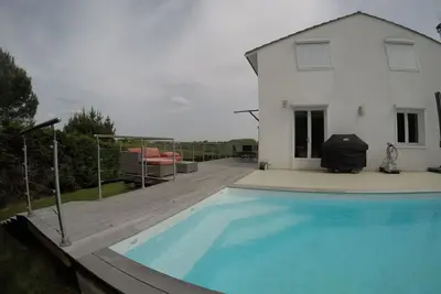 Villa Bouliac au calme avec piscine et vue