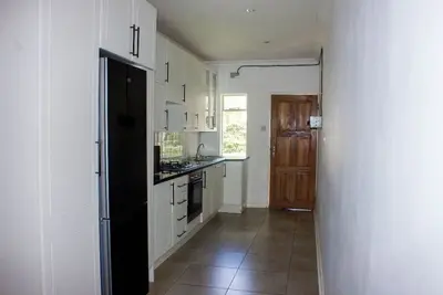 Image de Appartements entièrement meublés de 3 chambres dans la banlieue nord verdoyante de Harare.