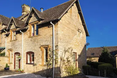 Image de 2 chambres à coucher à Long Compton, near Chipping Norton