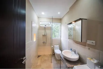 Image de #CoziApartment près des courts de tennis Mziuri