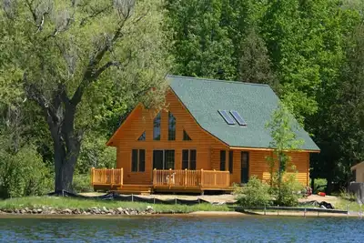 Image de Central Lake Cabana 6 sur le lac intermédiaire