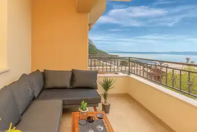 Image de Superbe appartement à Makarska avec.