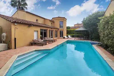 Image de Belle maison à Agde avec WiFi