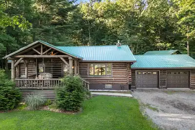 Image de Cabine confortable de 3 chambres dans le pays, 6 couchages