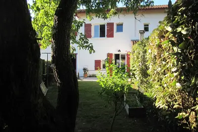 Image de Location À Jatxou Maison Mitoyenne T3 Avec Terrasse Et Jardin Privatif