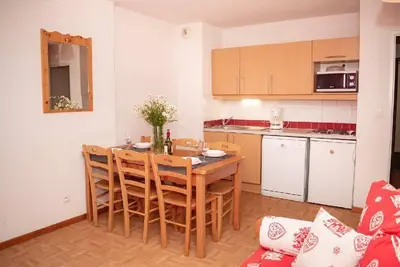 Image de Wifi, 1er étage, vue montagne, piscine, balcon, télévision, casier à ski, 35m², Puy-Saint-Vincent