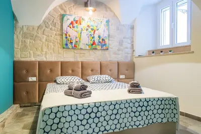 Image de Appartement chic Old Ton; Petit déjeuner Gratuit et internet sans fil!