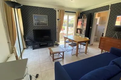 Image de Six Fours, Studio, terrasse, 100 m plage, park, commerces proches