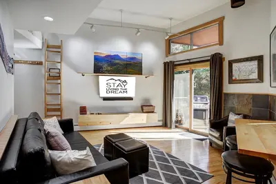 Image de Nouvelle Liste - Slope Side Lodge Apt. Entouré par la nature Pas du bus