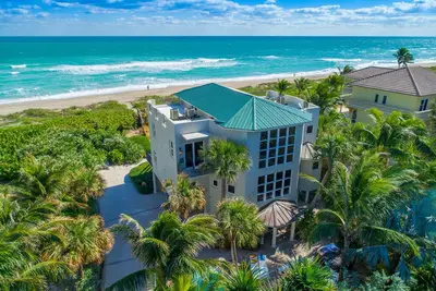 Image de Chateau de la Mer: 8br / 6ba Florida Beachfront Estate avec piscine chauffée et ascenseur