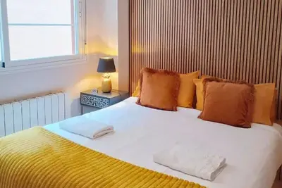 Image de Appartement stylé avec piscine d'été à proximité du métro