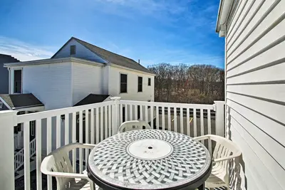 Image de Nouveau! Old Orchard Beach Apt - Promenade à la plage et à la jetée!