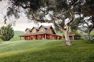 Image de Superbe maison de cabane en rondins sur le travail Ranch & Vignoble Estate