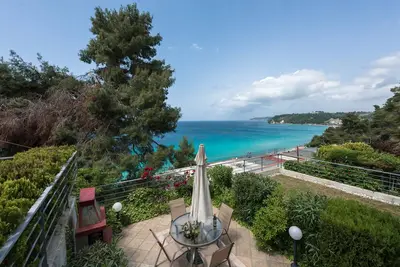 Image de #Luxlikehome Azur Pool House avec vue sur la mer