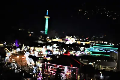 Image de Juste rénové, superbe vue sur le centre-ville, les montagnes, le centre-ville à pied balcon Ole Red
