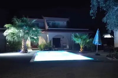 Image de Suluca Home pour 7 personnes, villa de 3 chambres avec parking privé, grand jardin