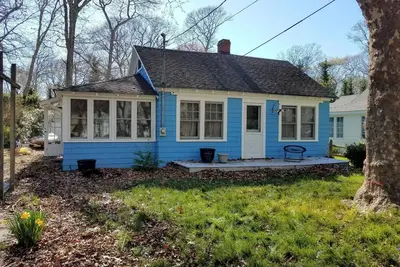 Image de Sweet & Simple Summer Cottage