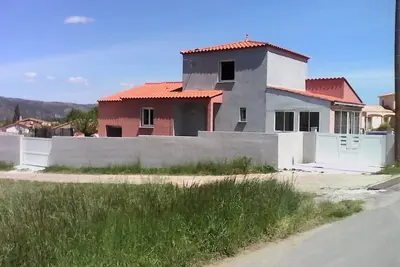 Image de Villa au calme au pied des montagnes