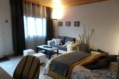 Image de Gîte pour 2 personnes, dans un parc