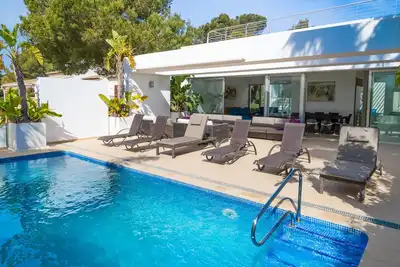 Image de Villa moderne et charmante avec piscine privée à Javea, Costa Blanca, Espagne pour 6 personnes