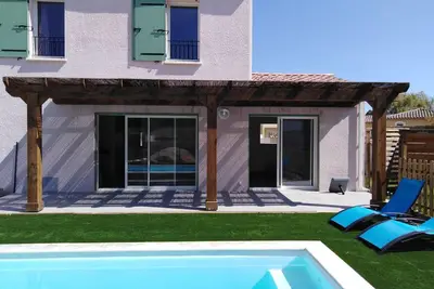 Image de Maison avec piscine à 25 minutes de la Mer