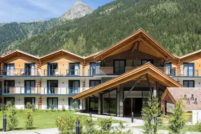 Image de Appartement Cosy pour Skier à Chamonix | Piscine Intérieure et Extérieure!