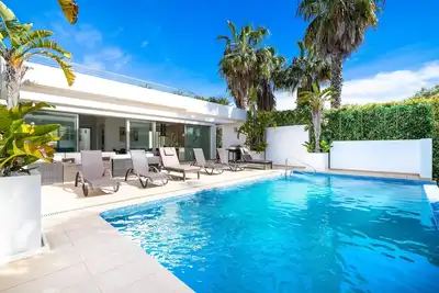 Image de Villa moderne et charmante avec piscine privée à Javea, Costa Blanca, Espagne pour 8 personnes