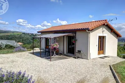 Image de Gîte tout équipé avec terrasse, jardin et prestations de qualité près de Genilac