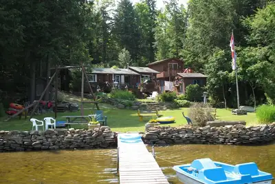 Image de Cottage bord de l'eau de 4 chambres sur le lac Bob (Minden)