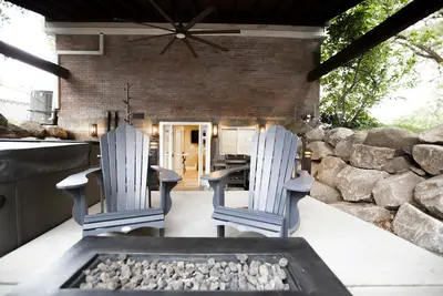Image de Bonheur de vacances! Le rêve du skieur! Spa \/ spa couvert, foyer, vues sur la montagne.