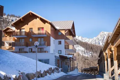Image de Wifi, 3ème étage, piscine, balcon, télévision, casier à ski, 25m², Puy-Saint-Vincent
