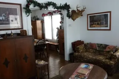 Image de Maison de vacances en ville - Jim's Adirondack Home