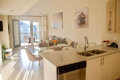Image de 3 chambres, bord de l'eau, bleu, montagne, vacances, loft