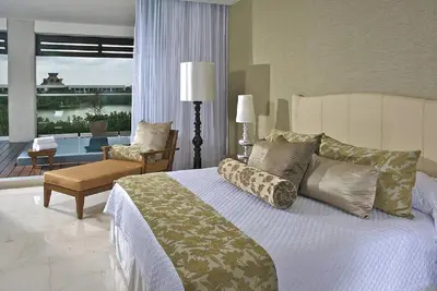 Image de Grand Luxxe Costume 2 Chambres 10/26 - 11/02