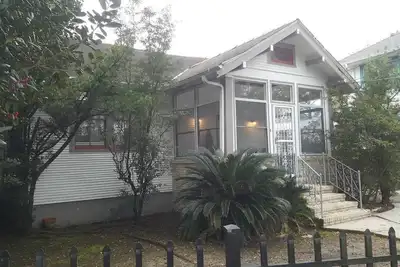 Image de Dorothy's Garden Cottage / À proximité du parc des expositions et du Qtrs français