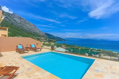 Image de Villa Renata Gold: Fantastique villa située au dessus de la plage de Barbati, pour 4 personnes, WiFi