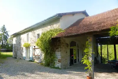 Image de Superbe grange convertie avec vue sur la rivière et accès à la piscine