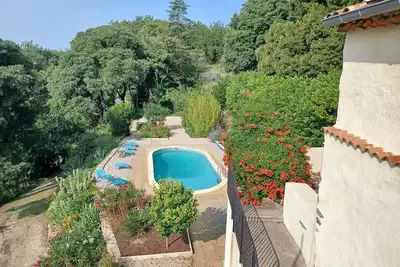 Image de Gite 120 m2 avec piscine privée, dans  mas du19ème  situé au coeur de la nature
