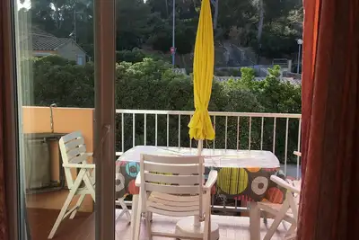 Image de Presqu' Ile De Giens: appart. 36 m2 (1ch) - climatisé, balcon 8 m2 - vue pinède