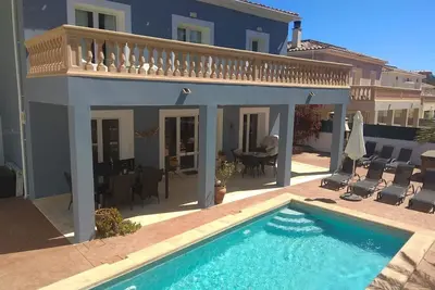 Villa de luxe avec piscine privée, bain à remous et WiFi haut débit