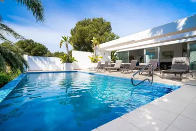 Villa moderne et charmante  avec piscine privée à Javea, Costa Blanca, Espagne pour 4 personnes