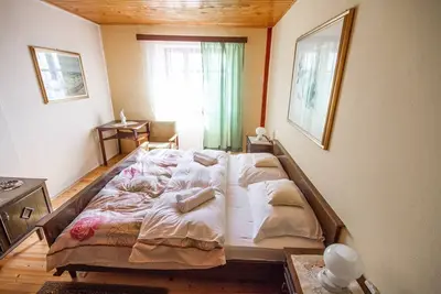 Image de Appartment House Peresiji