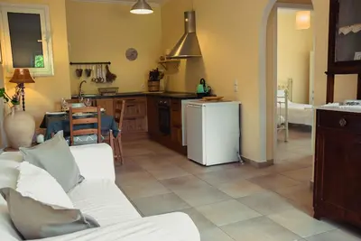 Image de Sofia's apt - À seulement 30 mètres de la plage d'Ipsos