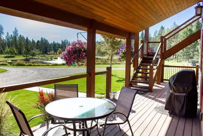 Image de 1 chambre, 1 salle de bain en bas