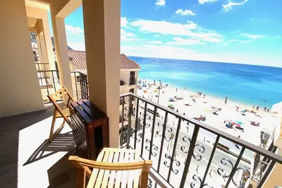 Image de Appartement Avec 1 Chambre. Terrasse Et Balcon Vue Mer Avant. 10 mètres de la plage