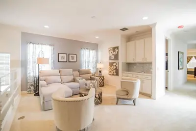 Image de Budget Getaway - Reunion Resort - Incroyable contemporain 5 lits 6 Baths Townhome - 6 milles de Disney