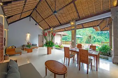 Image de Villa de luxe près d'Ubud avec piscine à débordement privée