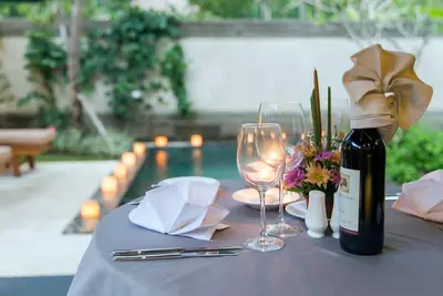 Image de Villa de luxe près d'Ubud avec piscine à débordement privée et un pavillon de détente