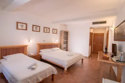 Image de Auberge Levantin 1-3 Chambre côté mer N10