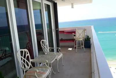 Image de Beach Front Paradise 180 degrés de vue sur l'océan